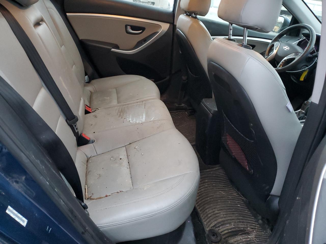 2014 Hyundai Elantra - Image 10