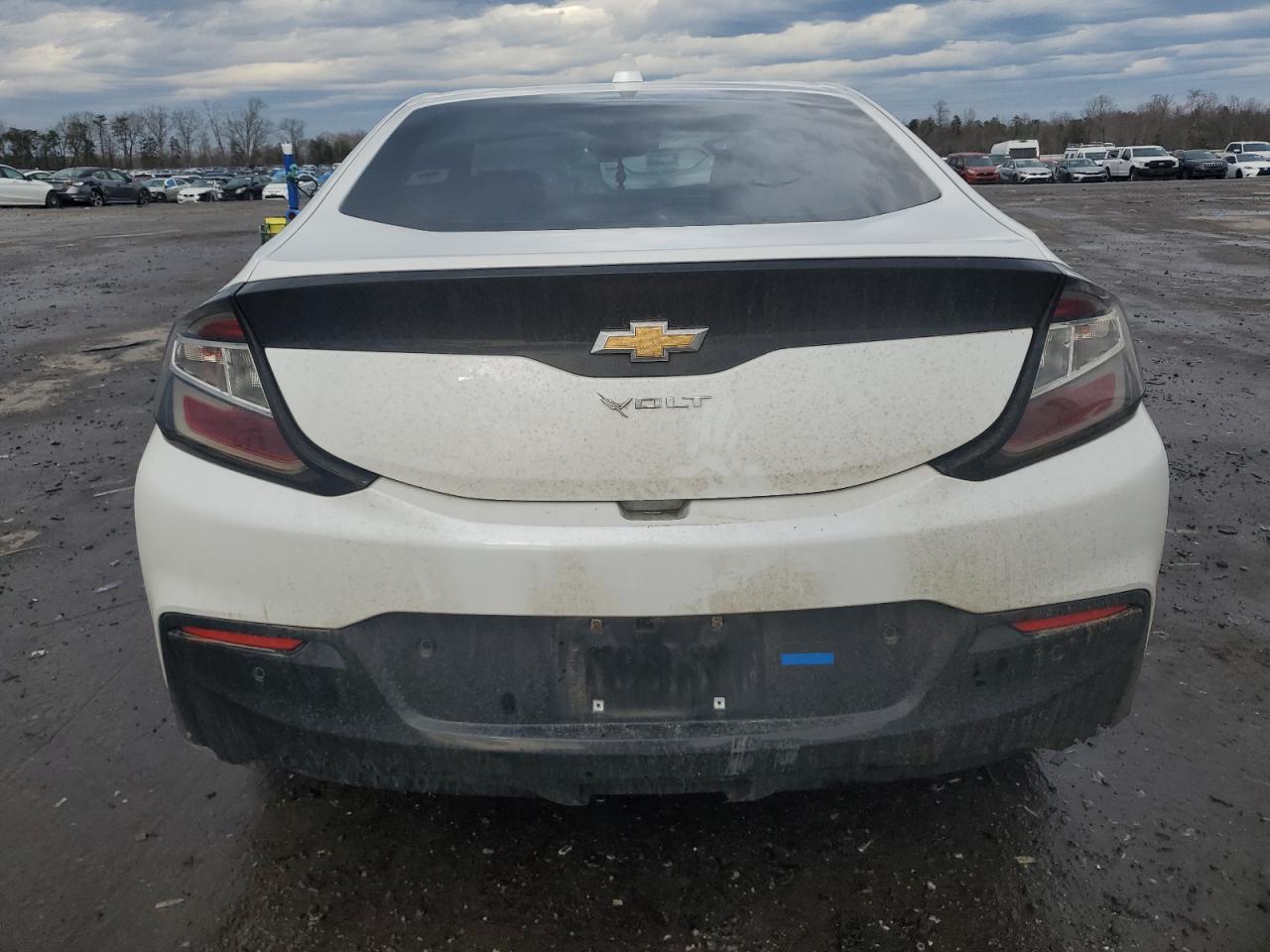 2017 Chevrolet Volt - Image 6