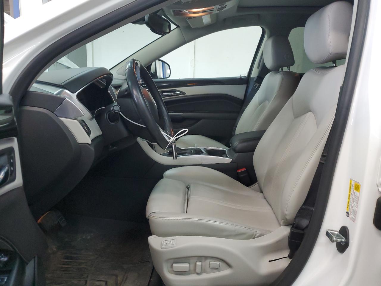 2016 Cadillac SRX - Image 7