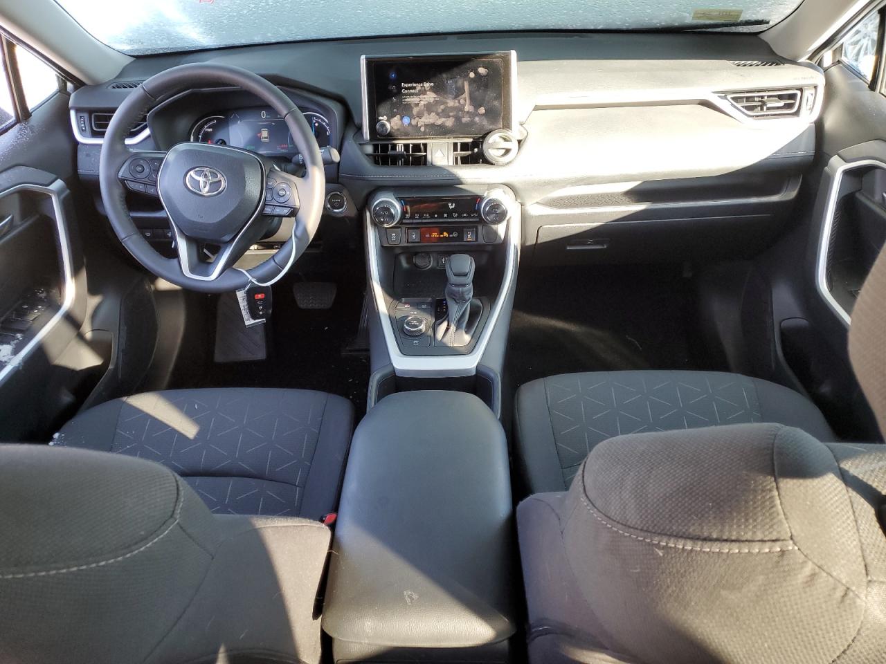 2024 Toyota RAV 4 - Image 8