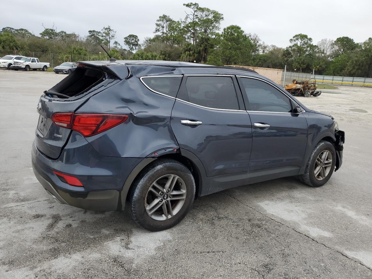 2018 Hyundai Santa Fe - Image 3