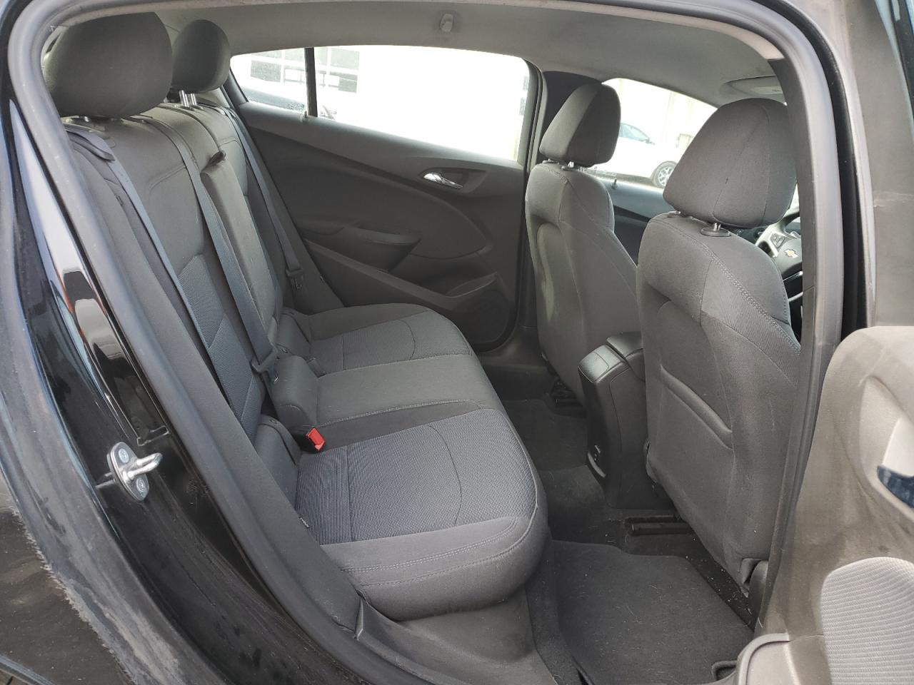 2018 Chevrolet Cruze - Image 10