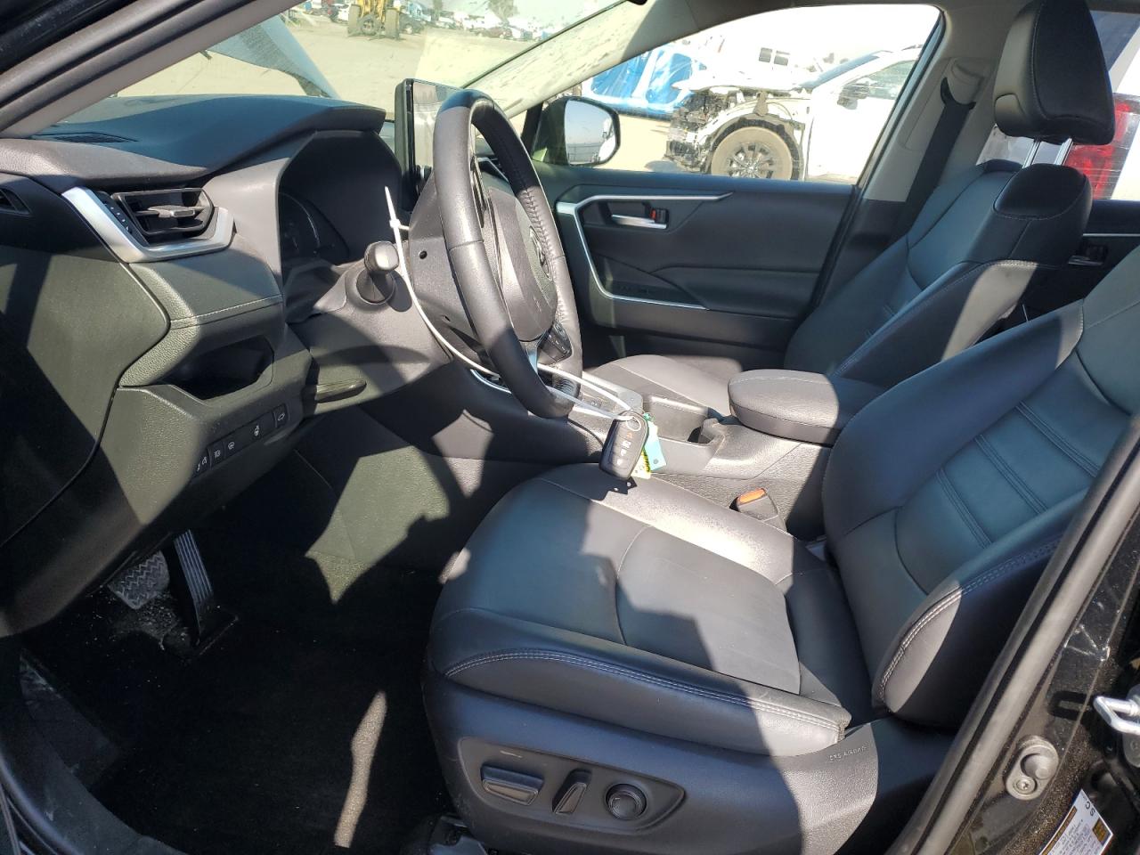 2024 Toyota RAV 4 - Image 7