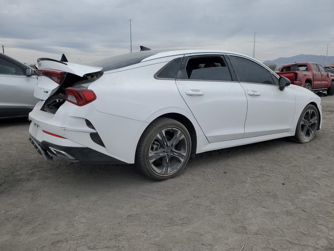 2022 Kia K5 - Image 3