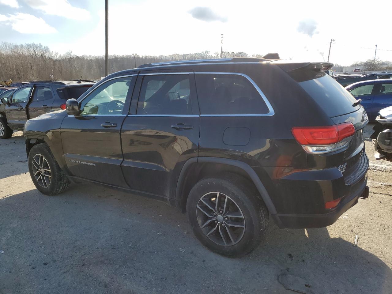 2015 Jeep Grand Cherokee - Image 2