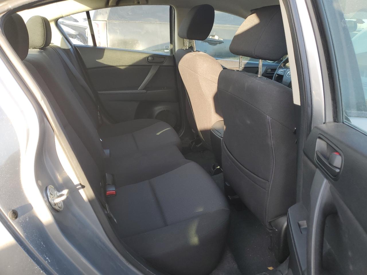 2011 Mazda 3 - Image 10