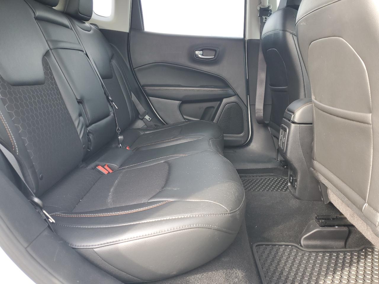 2018 Jeep Compass - Image 11