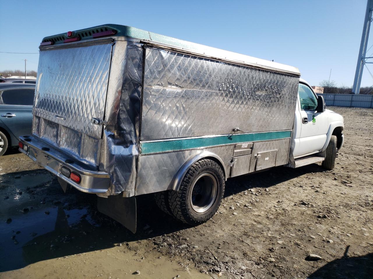 2005 GMC Sierra - Image 3