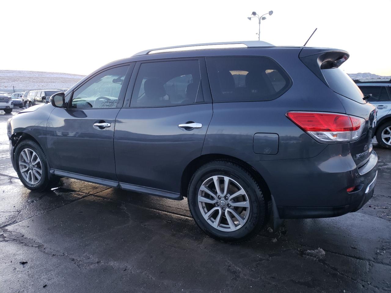 2014 Nissan Pathfinder - Image 2