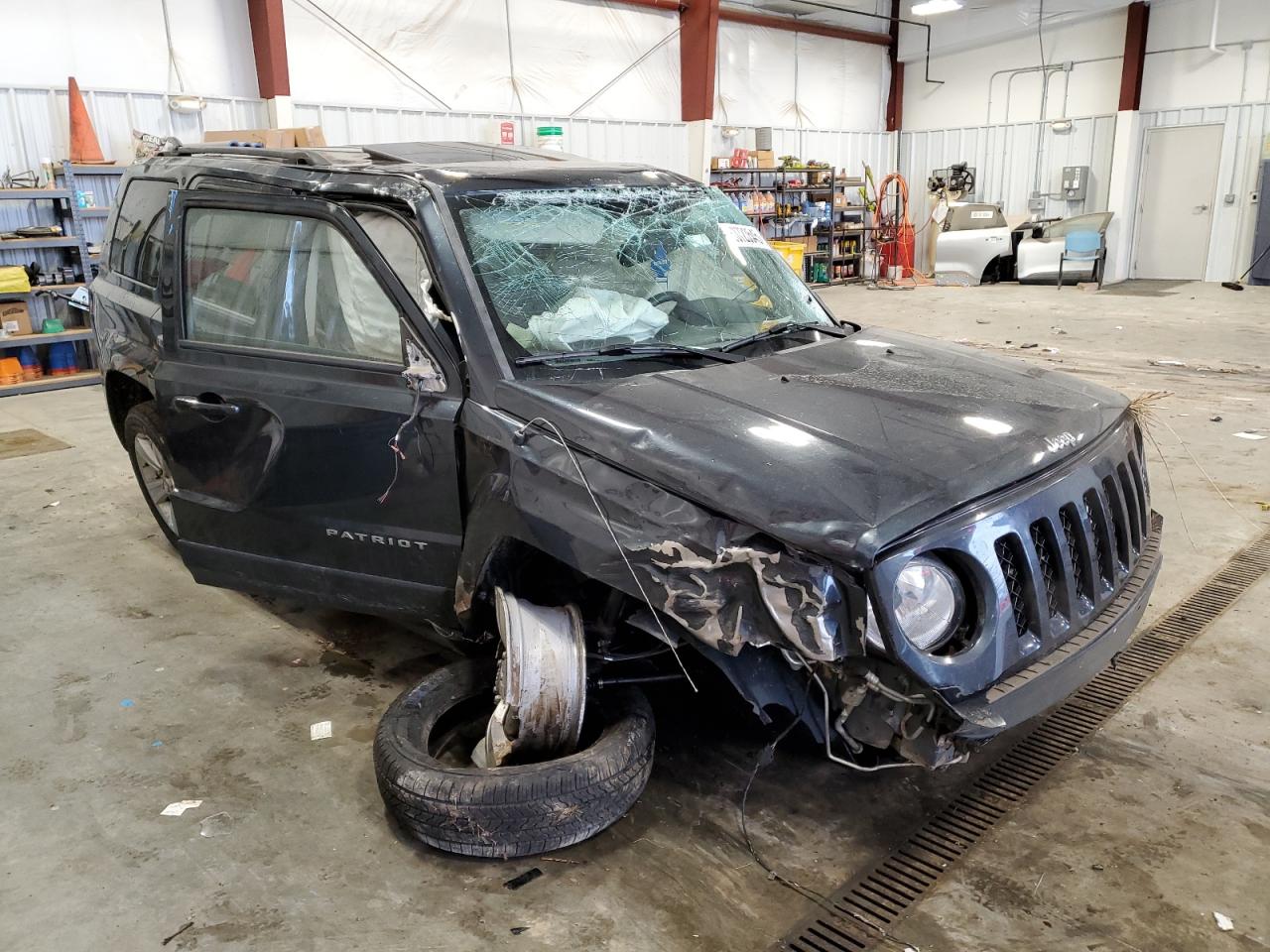 VIN 1C4NJRFB6ED658955 2014 JEEP PATRIOT no.4