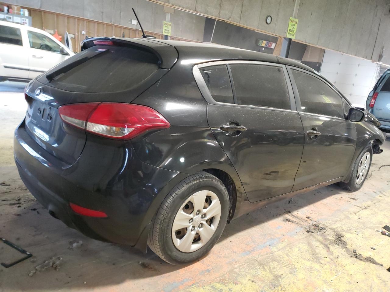 2017 Kia Forte - Image 3