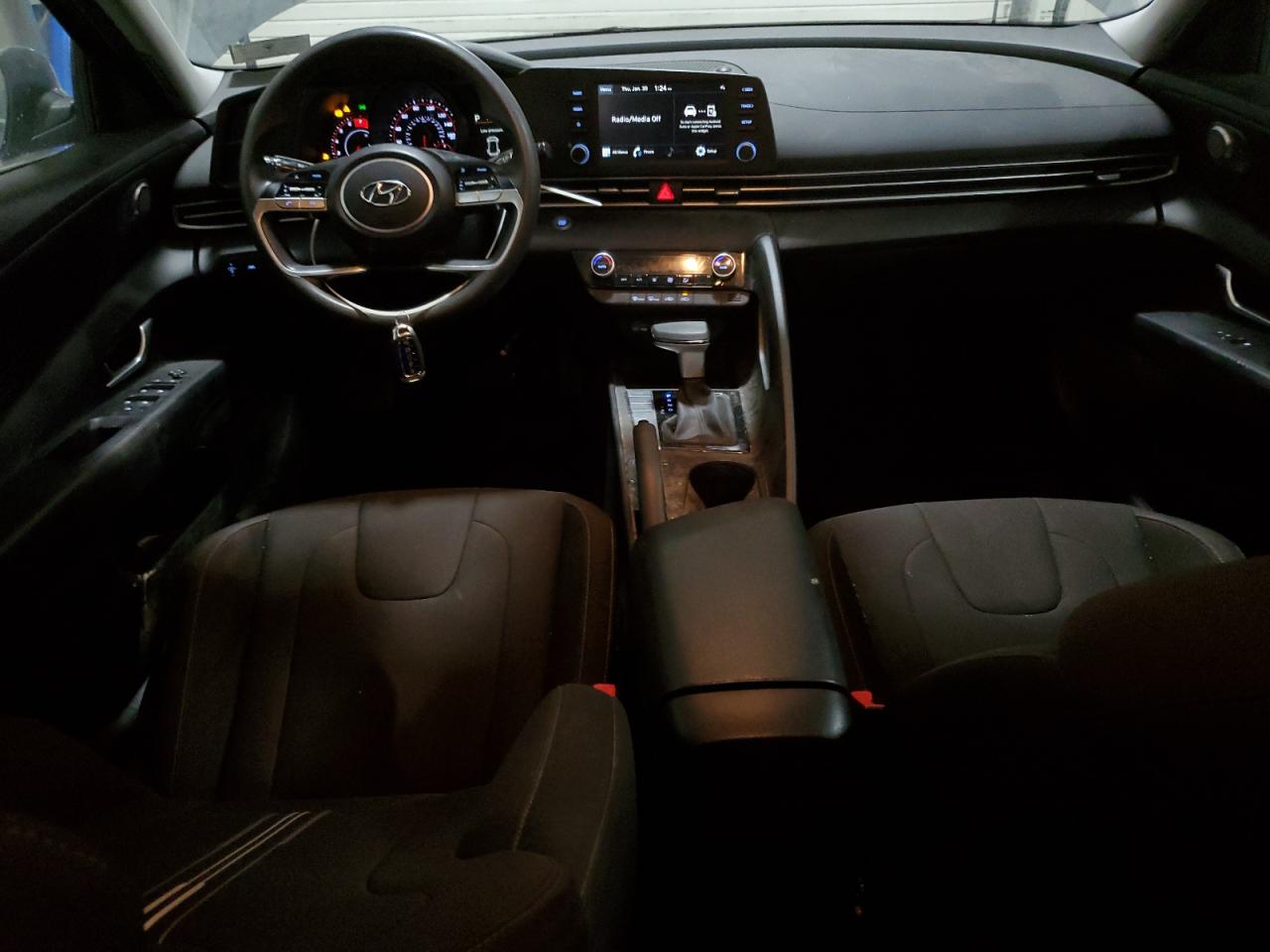 2023 Hyundai Elantra - Image 8