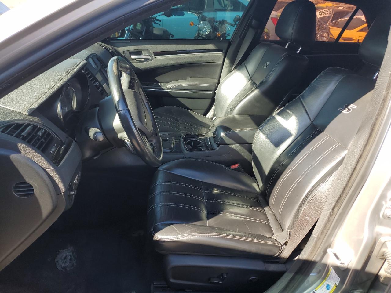 2018 Chrysler 300 - Image 7
