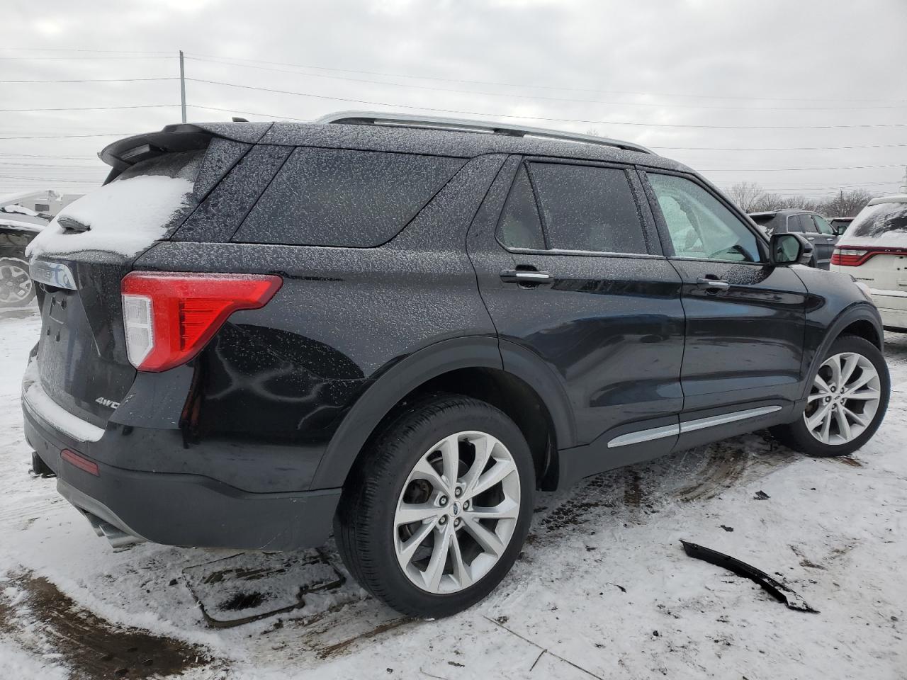 2022 Ford Explorer - Image 3