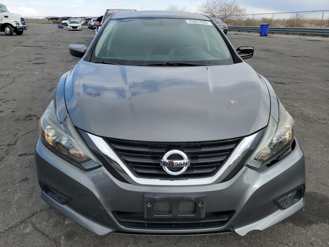 2017 Nissan Altima - Image 5
