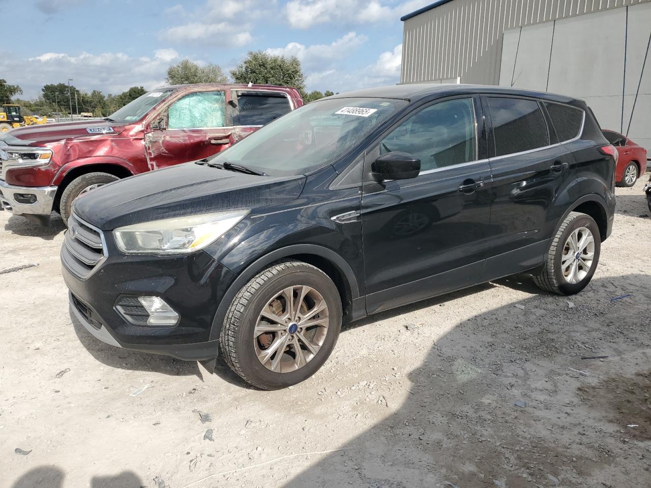 VIN 1FMCU0GD1HUD25377 2017 FORD ESCAPE no.1