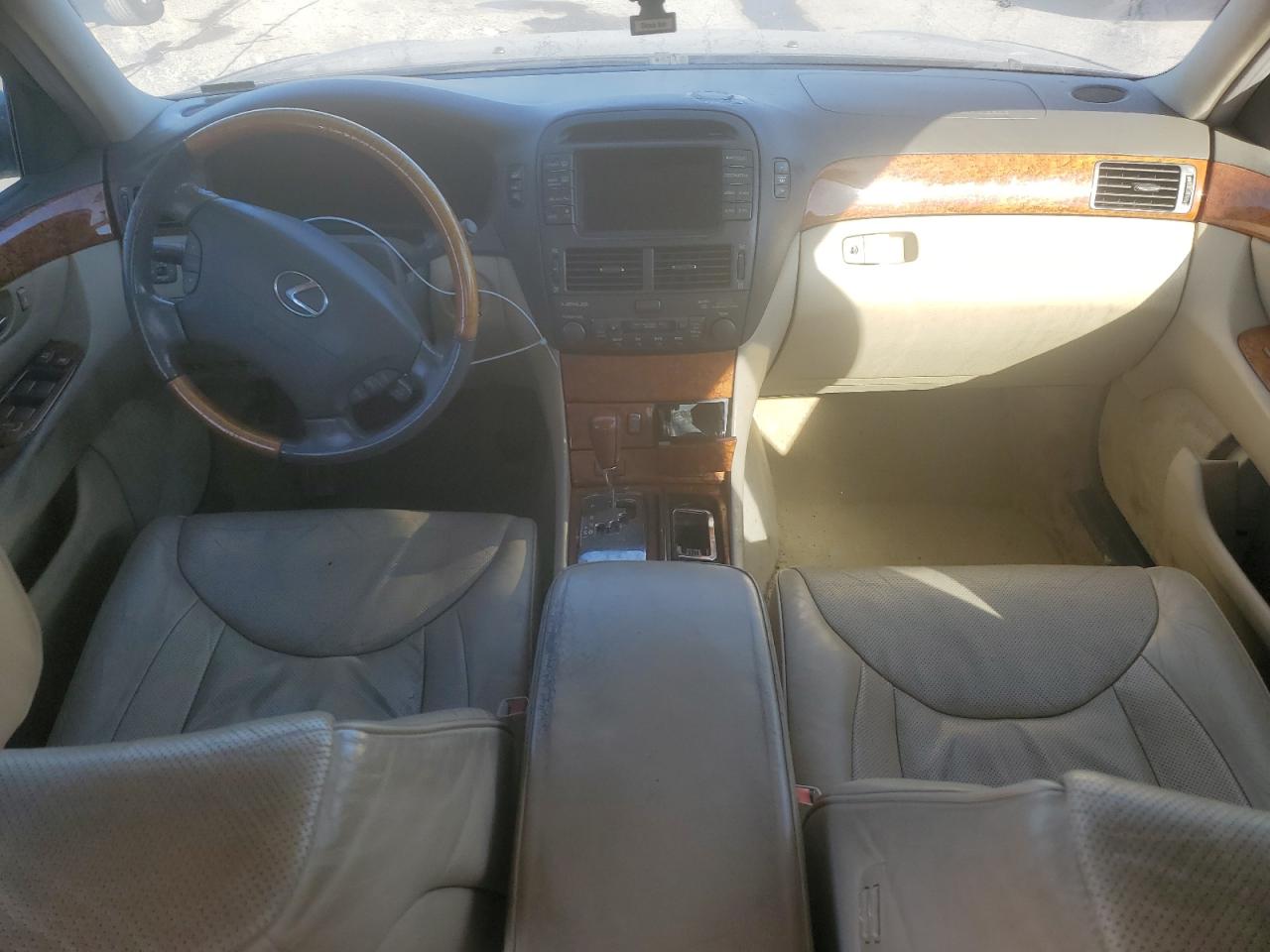 2005 Lexus LS - Image 8