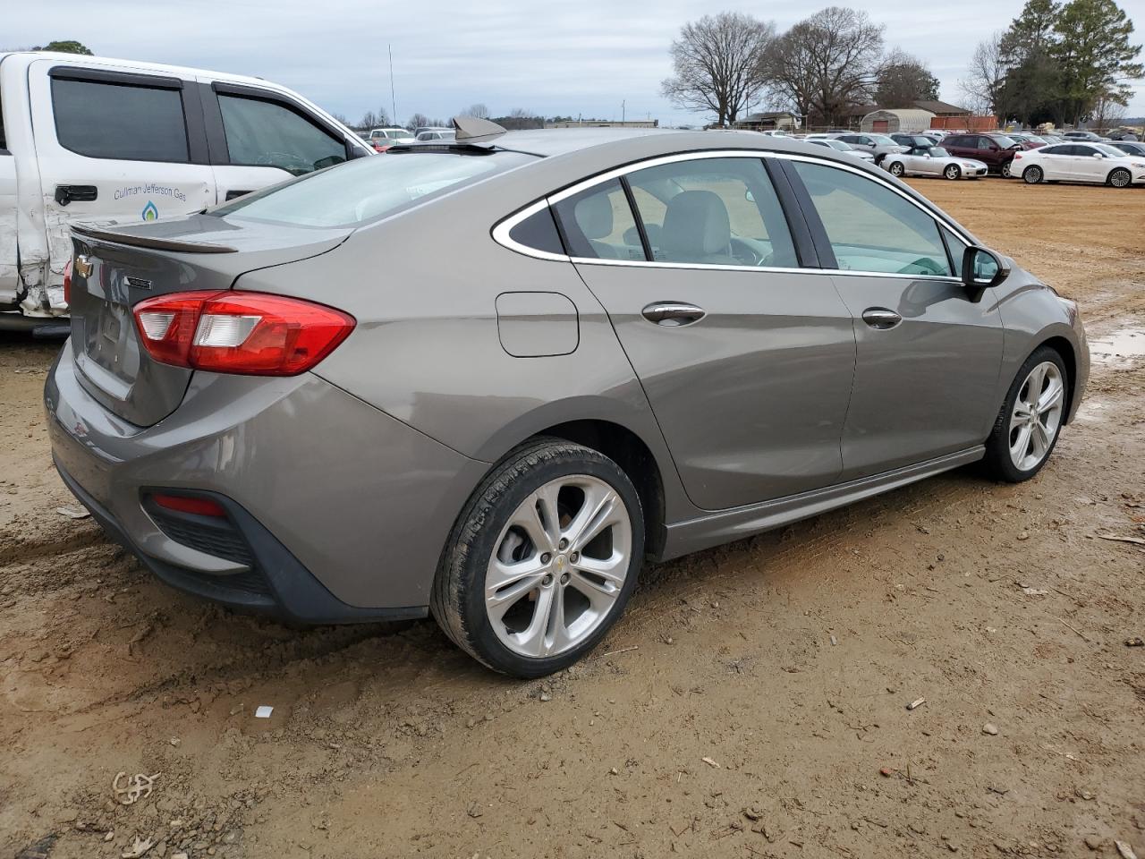 2017 Chevrolet Cruze - Image 3