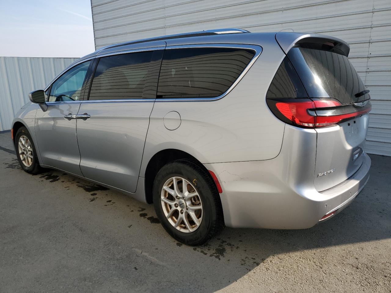 2021 Chrysler Pacifica - Image 2
