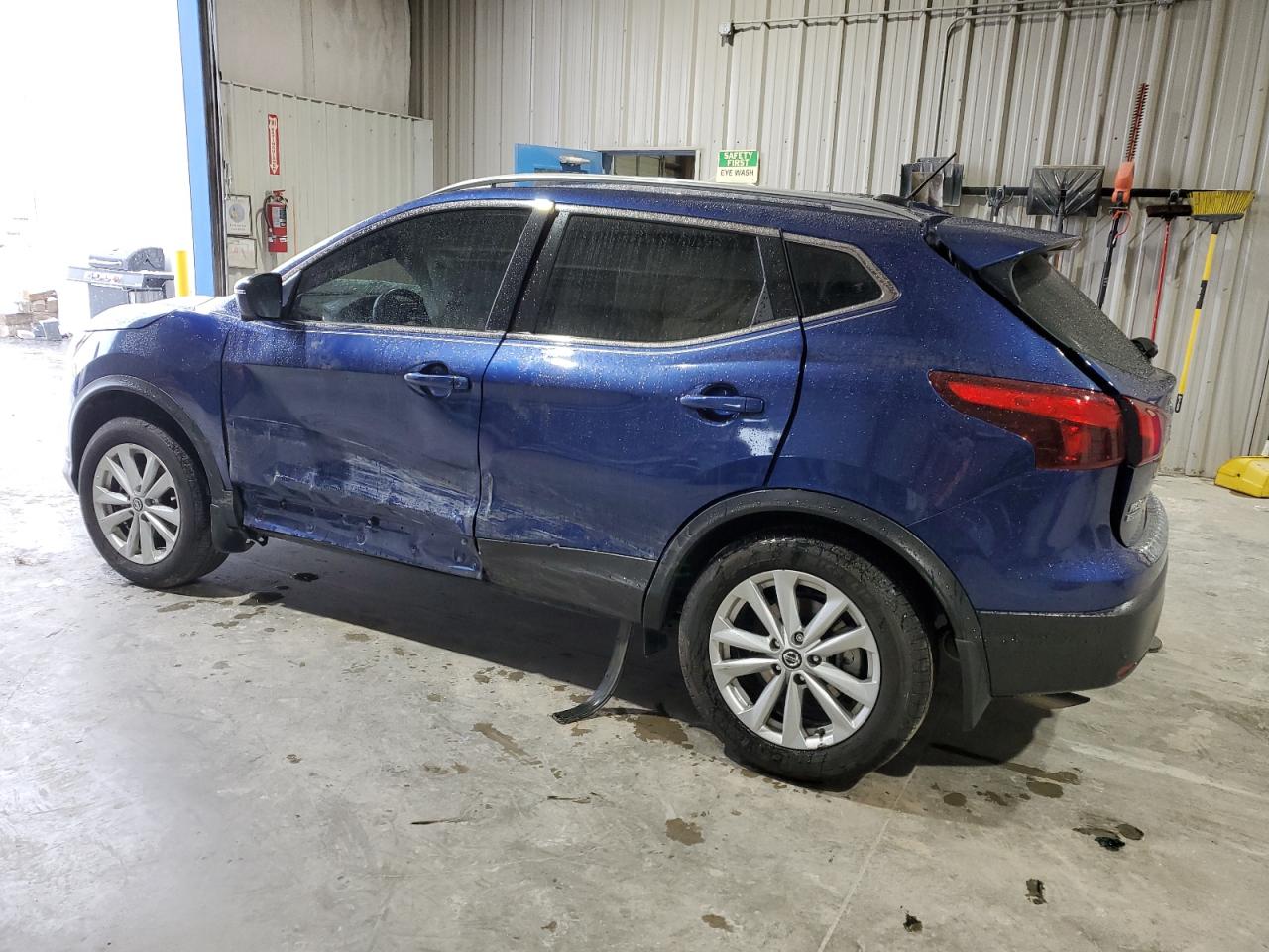 2019 Nissan Rogue - Image 2