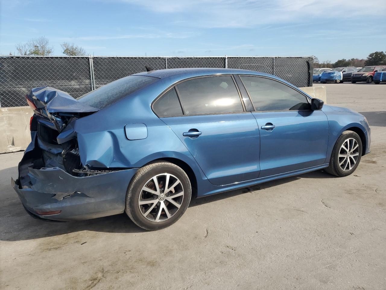 2016 Volkswagen Jetta - Image 3