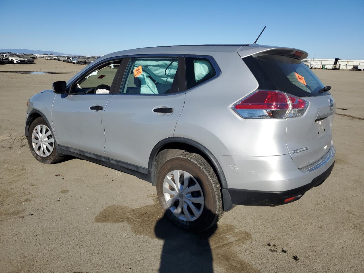 2016 Nissan Rogue - Image 2