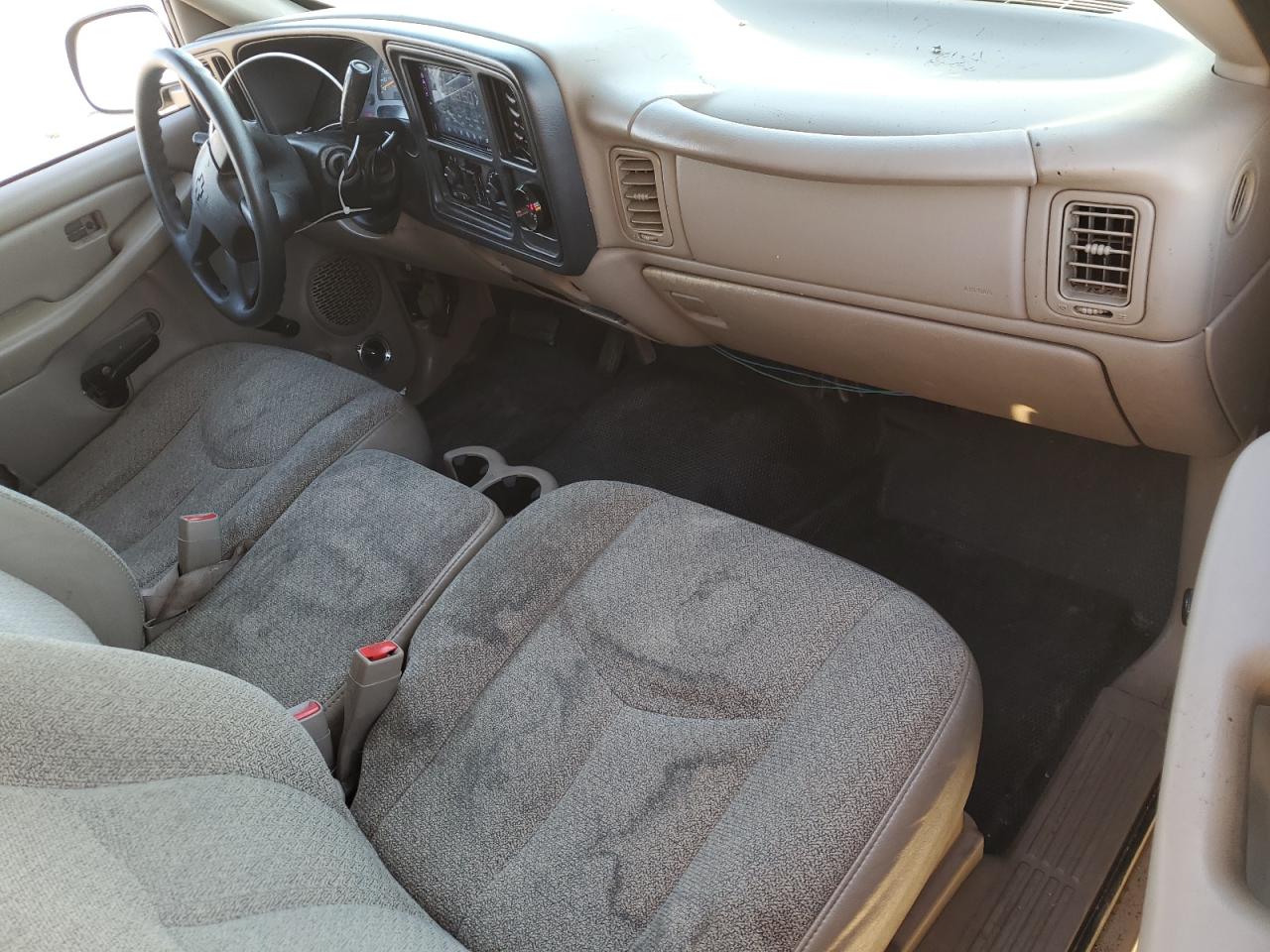 2004 Chevrolet Silverado - Image 8