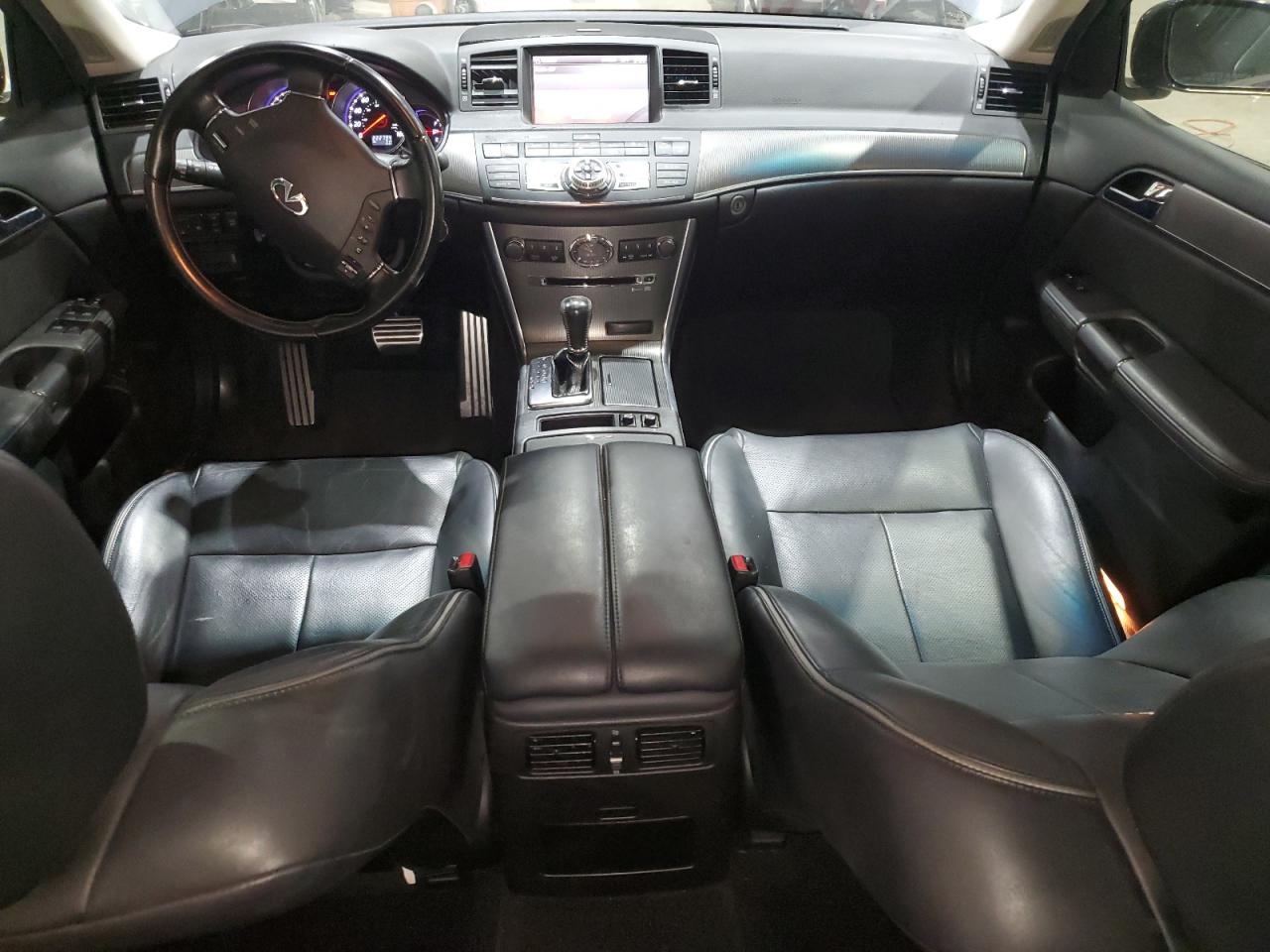 2010 Infiniti M - Image 8
