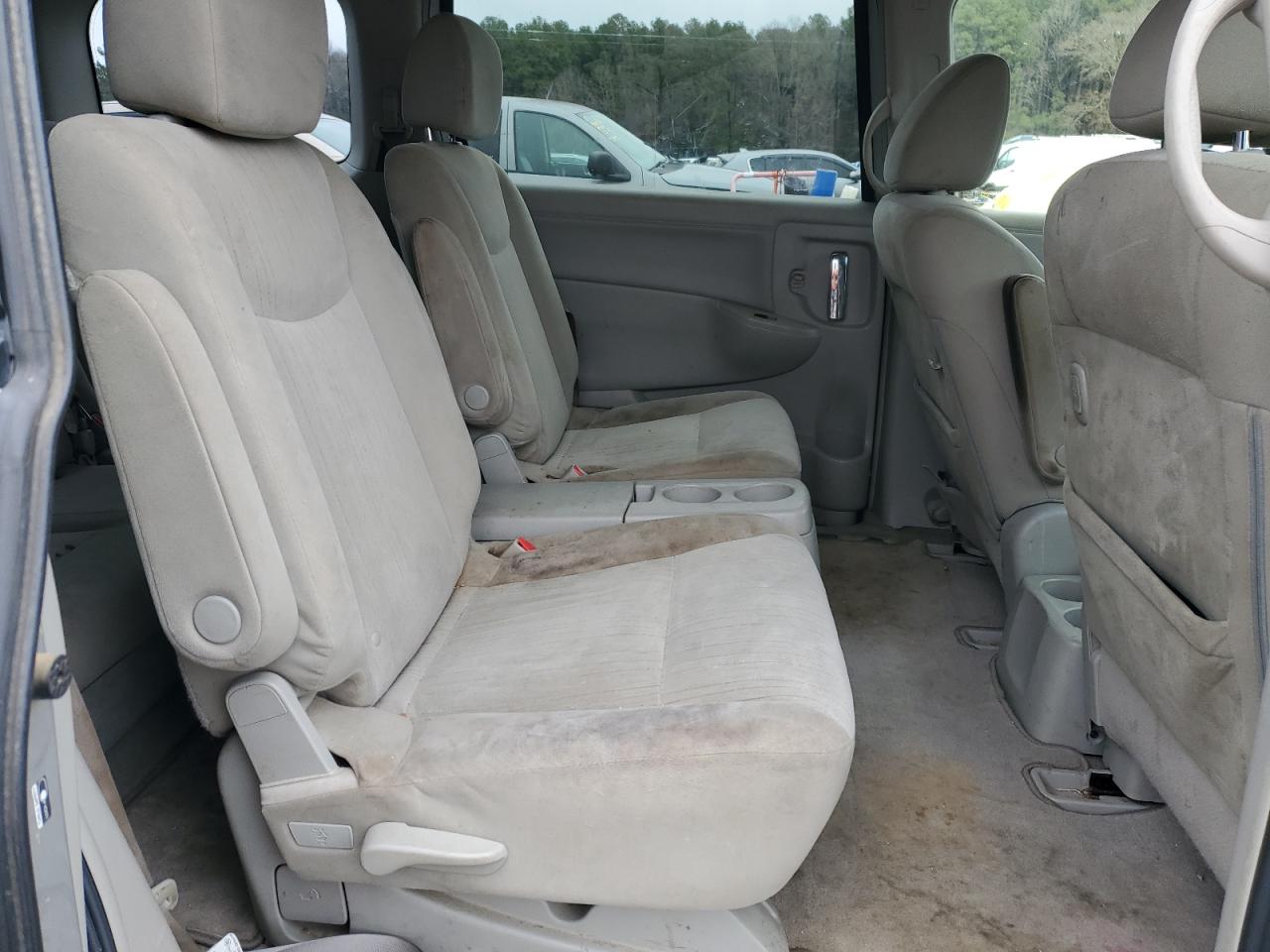 2016 Nissan Quest - Image 11