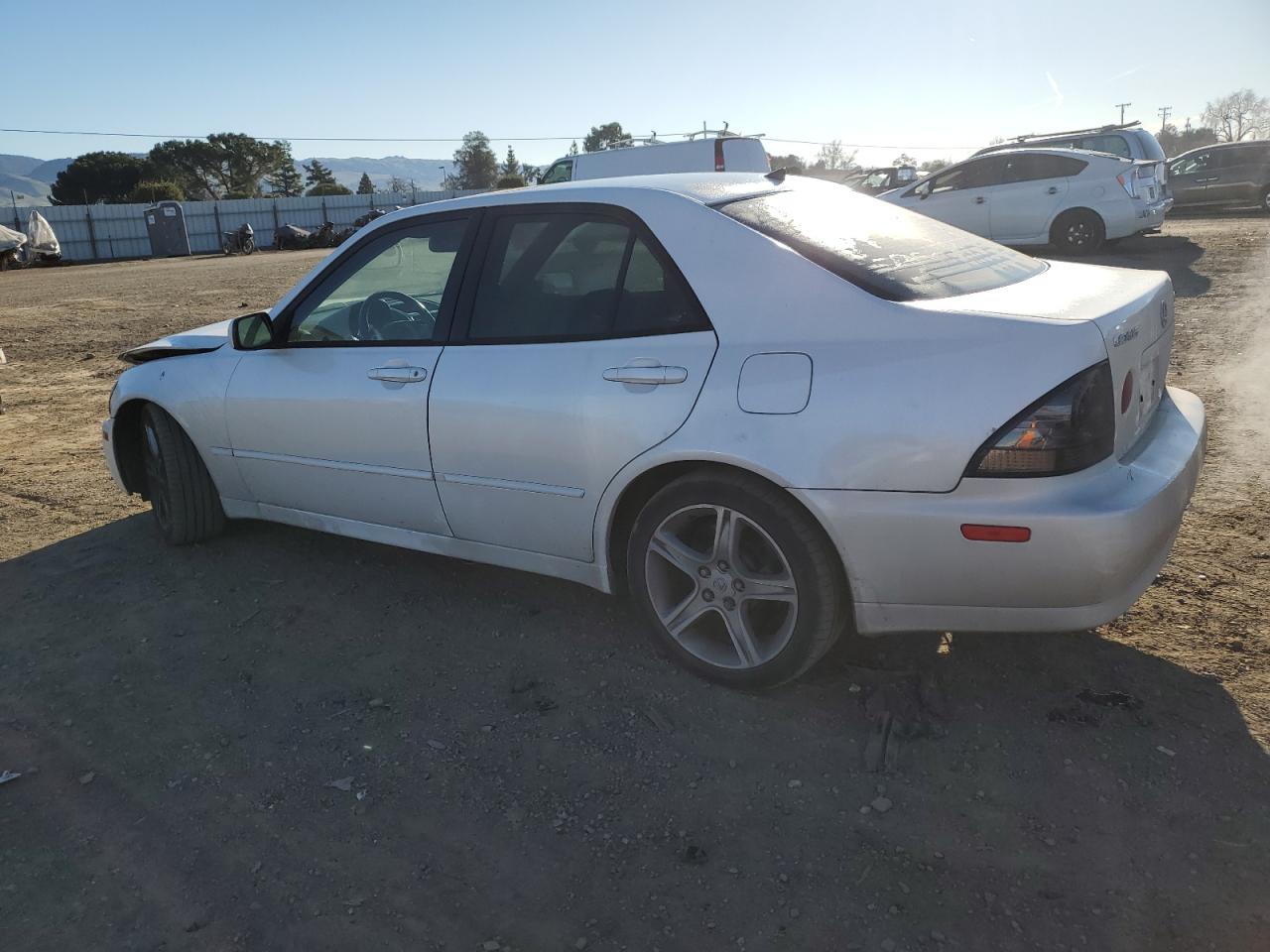 2003 Lexus IS - Image 2