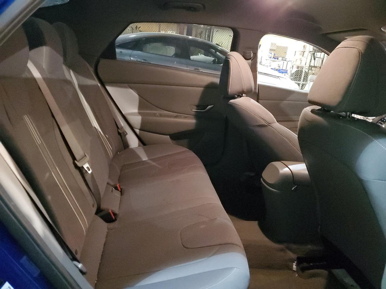 2023 Hyundai Elantra - Image 11