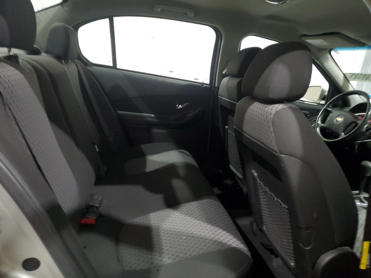 2006 Chevrolet Malibu - Image 10
