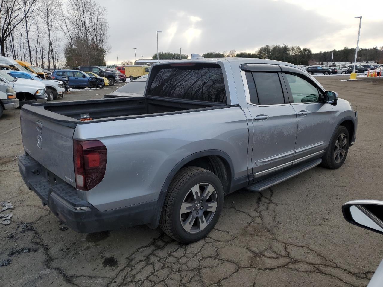 2018 Honda Ridgeline - Image 3
