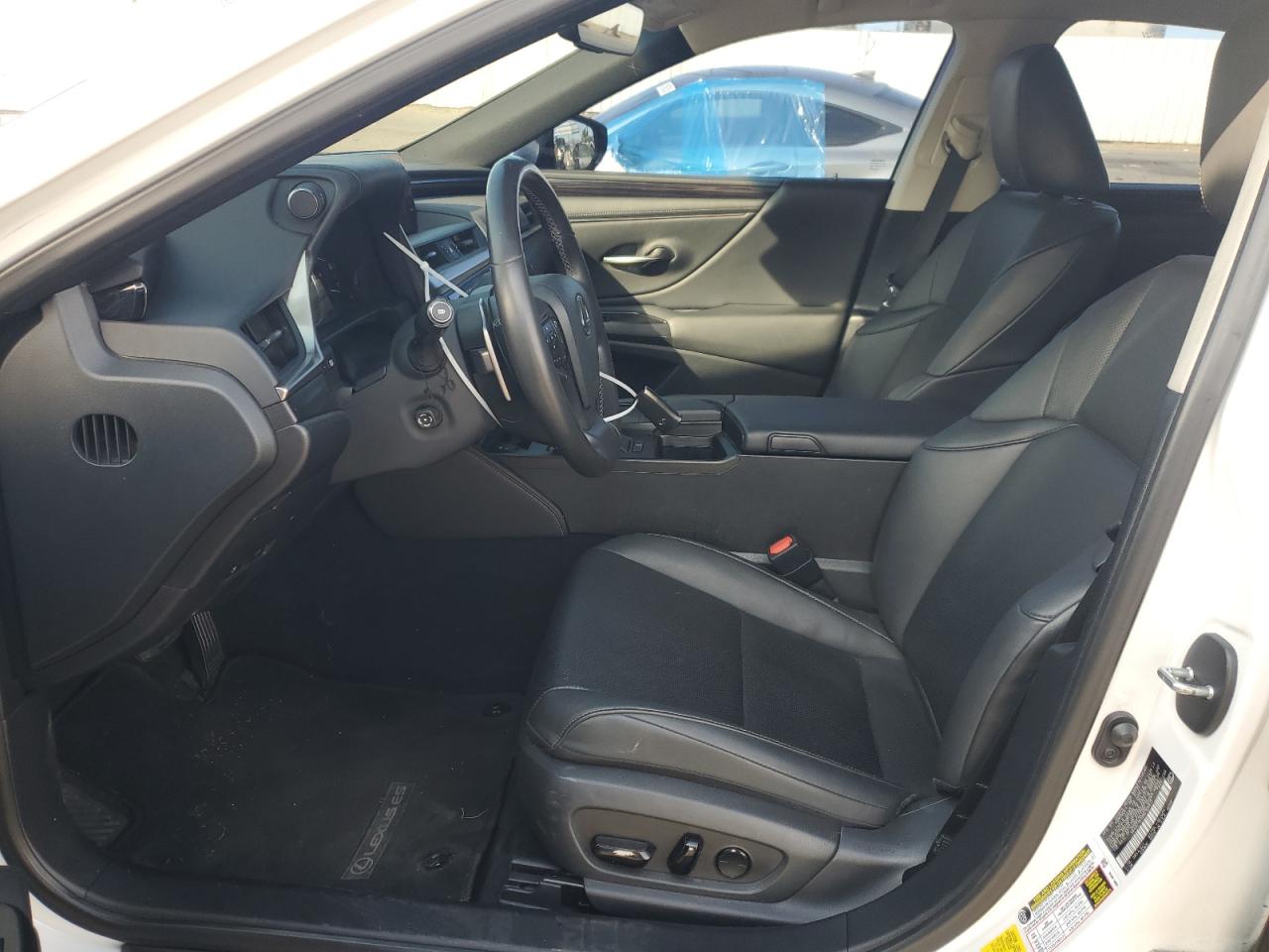 2021 Lexus ES - Image 7