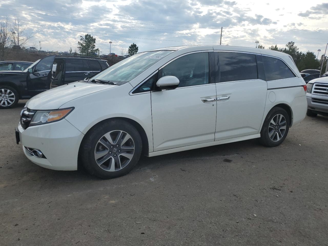 2016 Honda Odyssey - Image 1