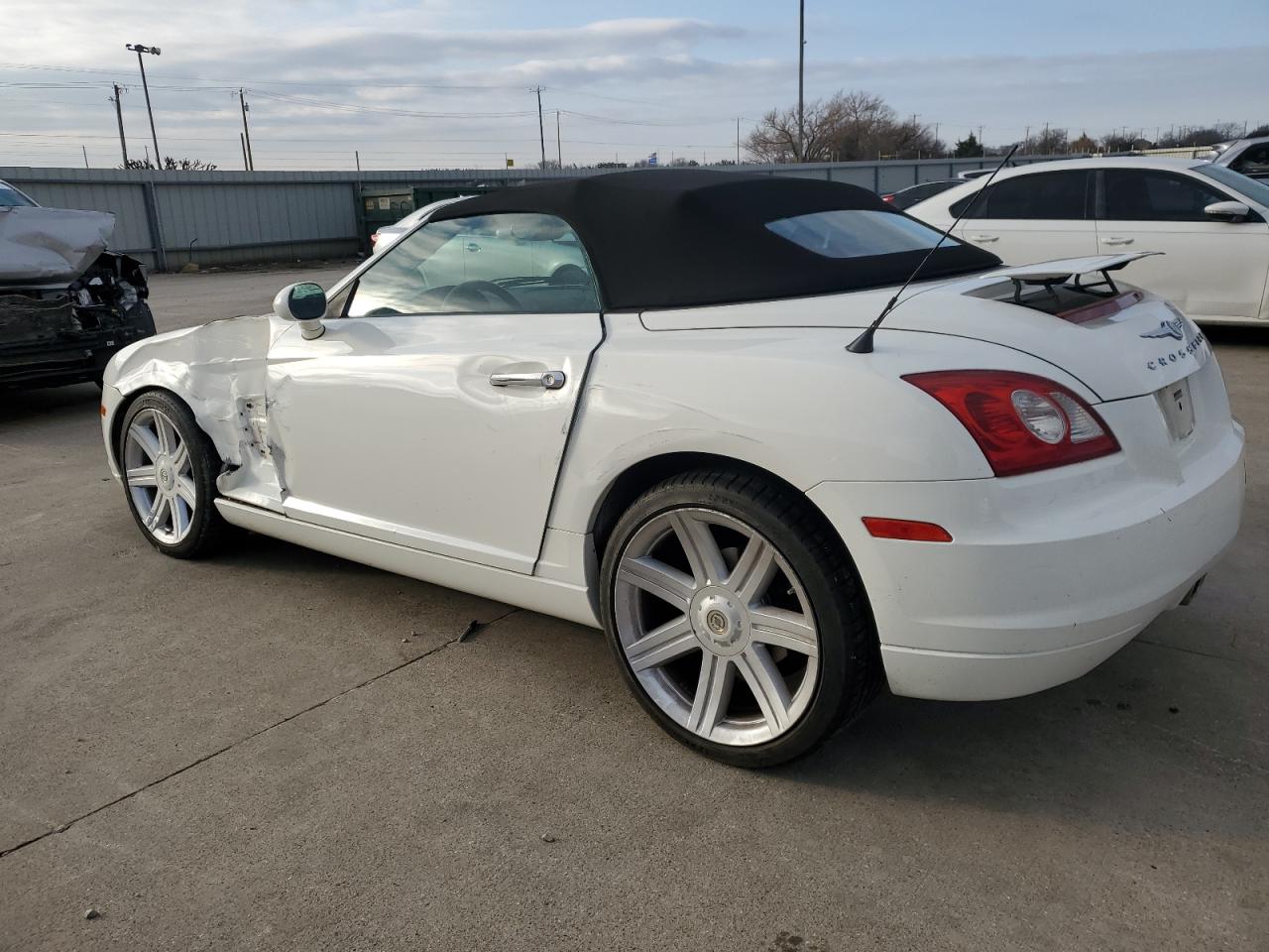 2005 Chrysler Crossfire - Image 2