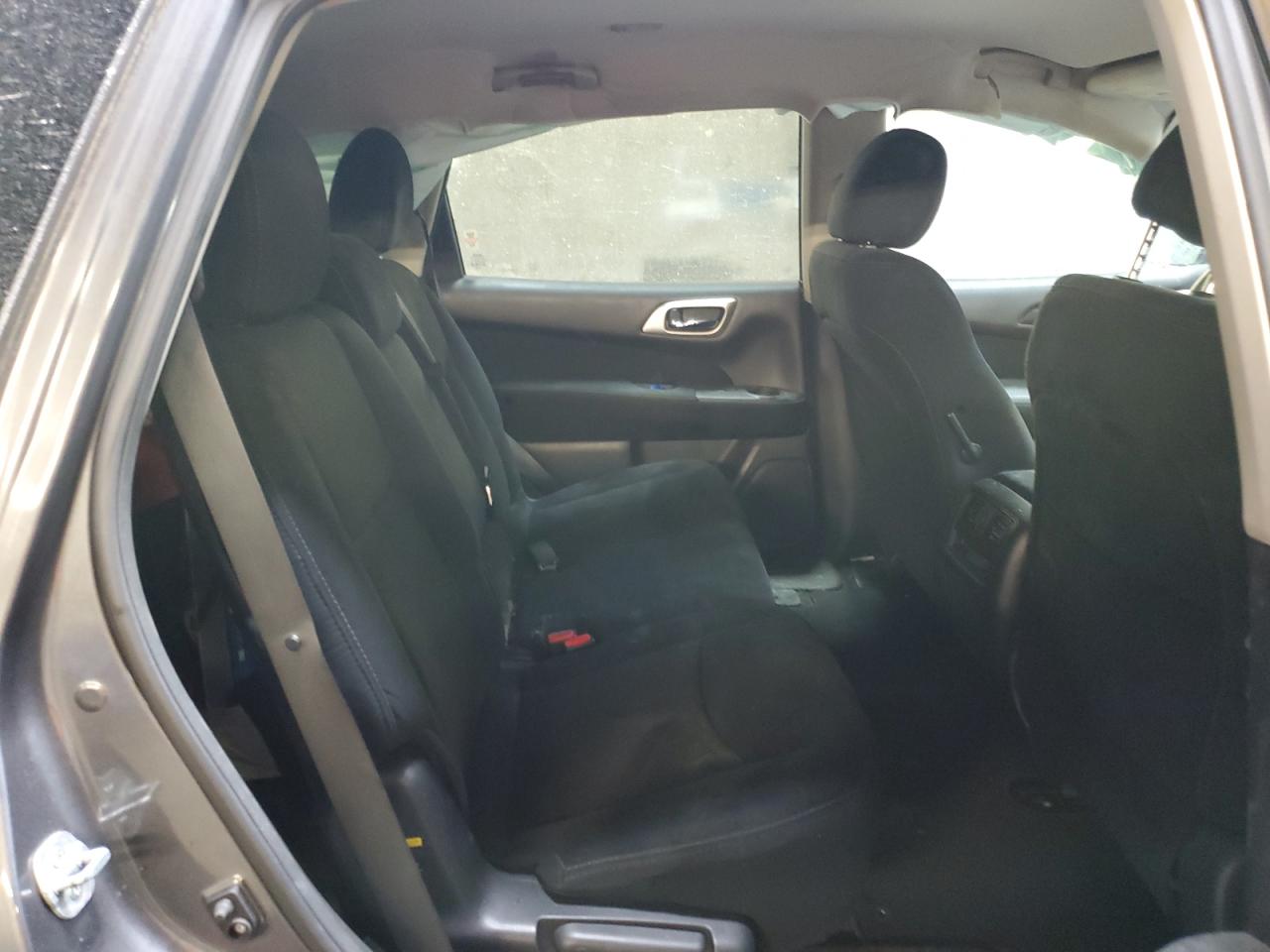 2016 Nissan Pathfinder - Image 11