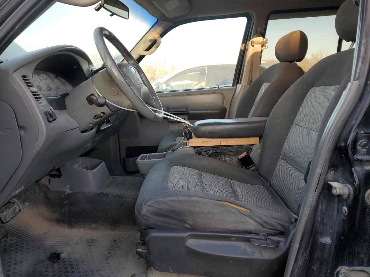 2003 Ford Explorer - Image 7