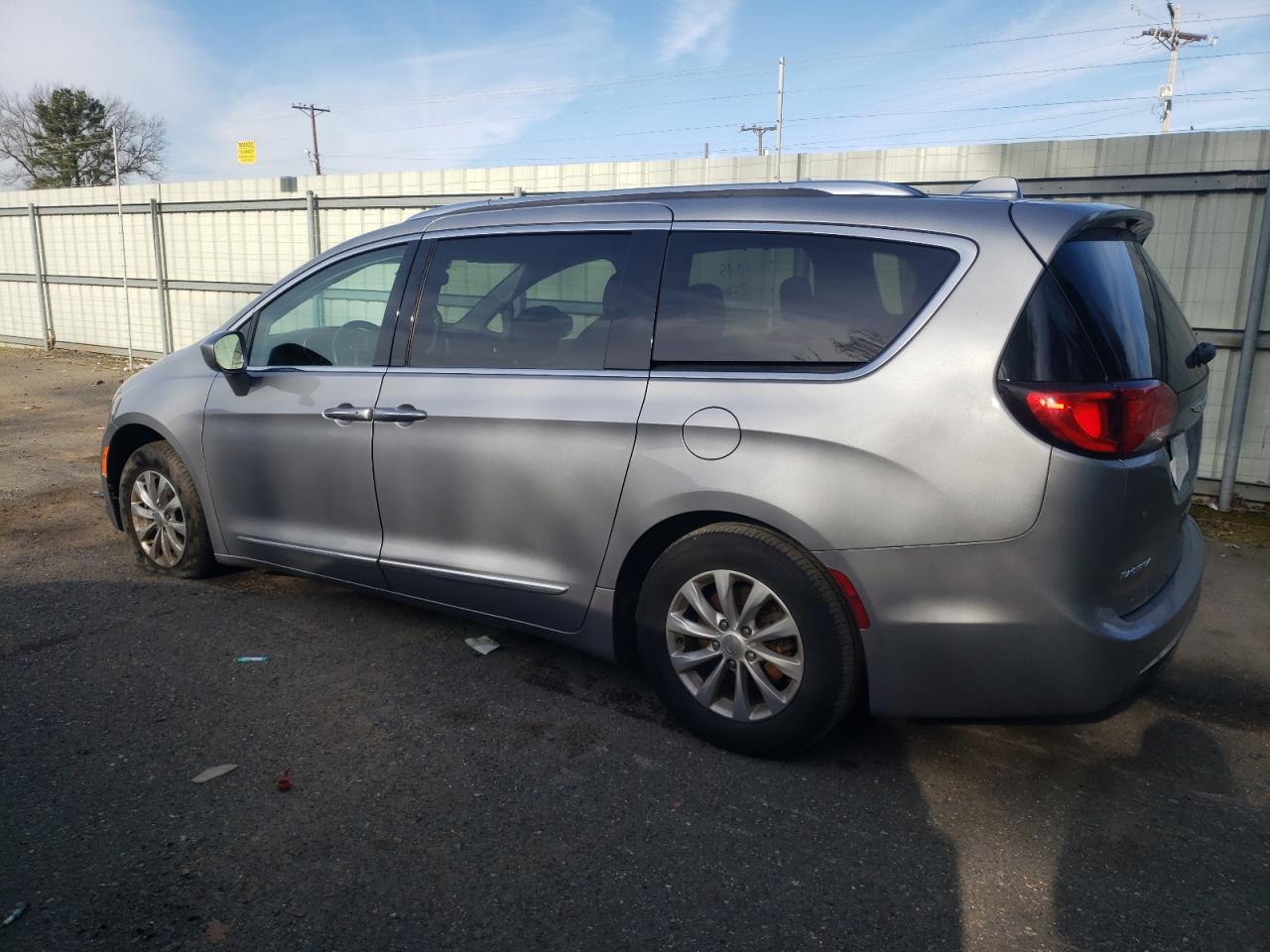 2019 Chrysler Pacifica - Image 2