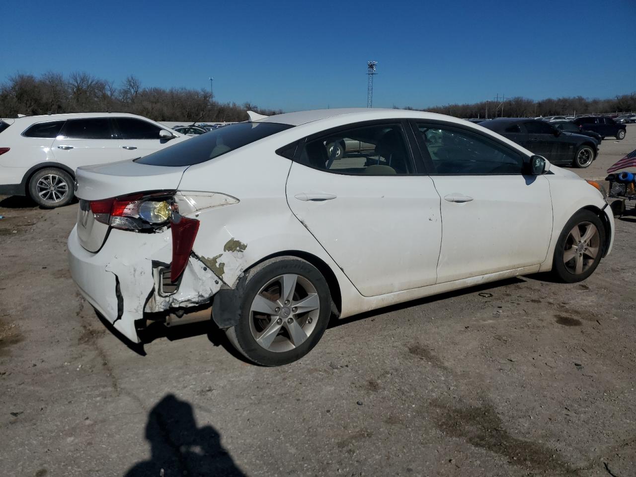 2013 Hyundai Elantra - Image 3