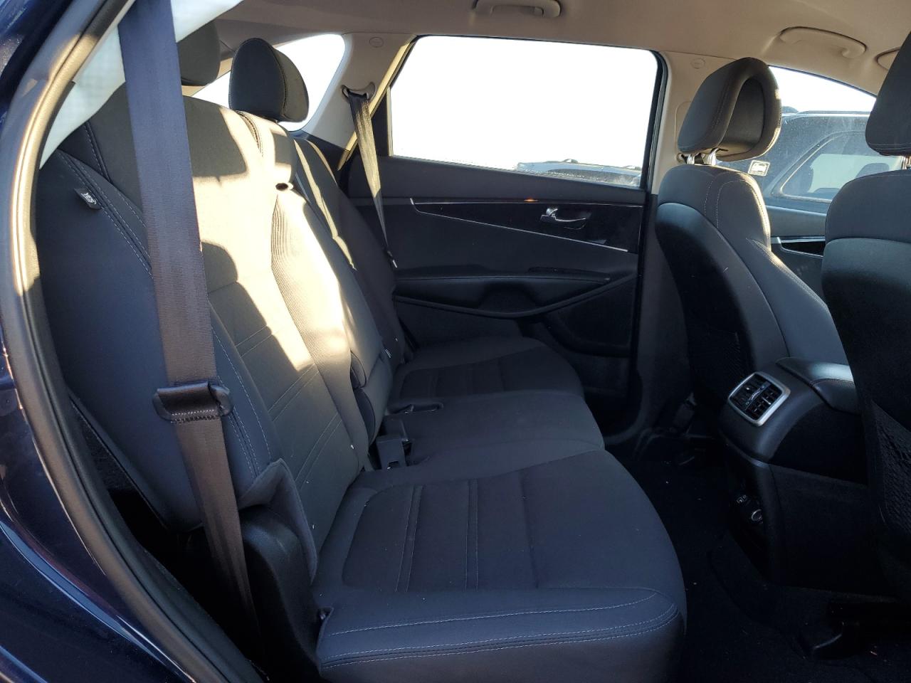 2016 Kia Sorento - Image 11