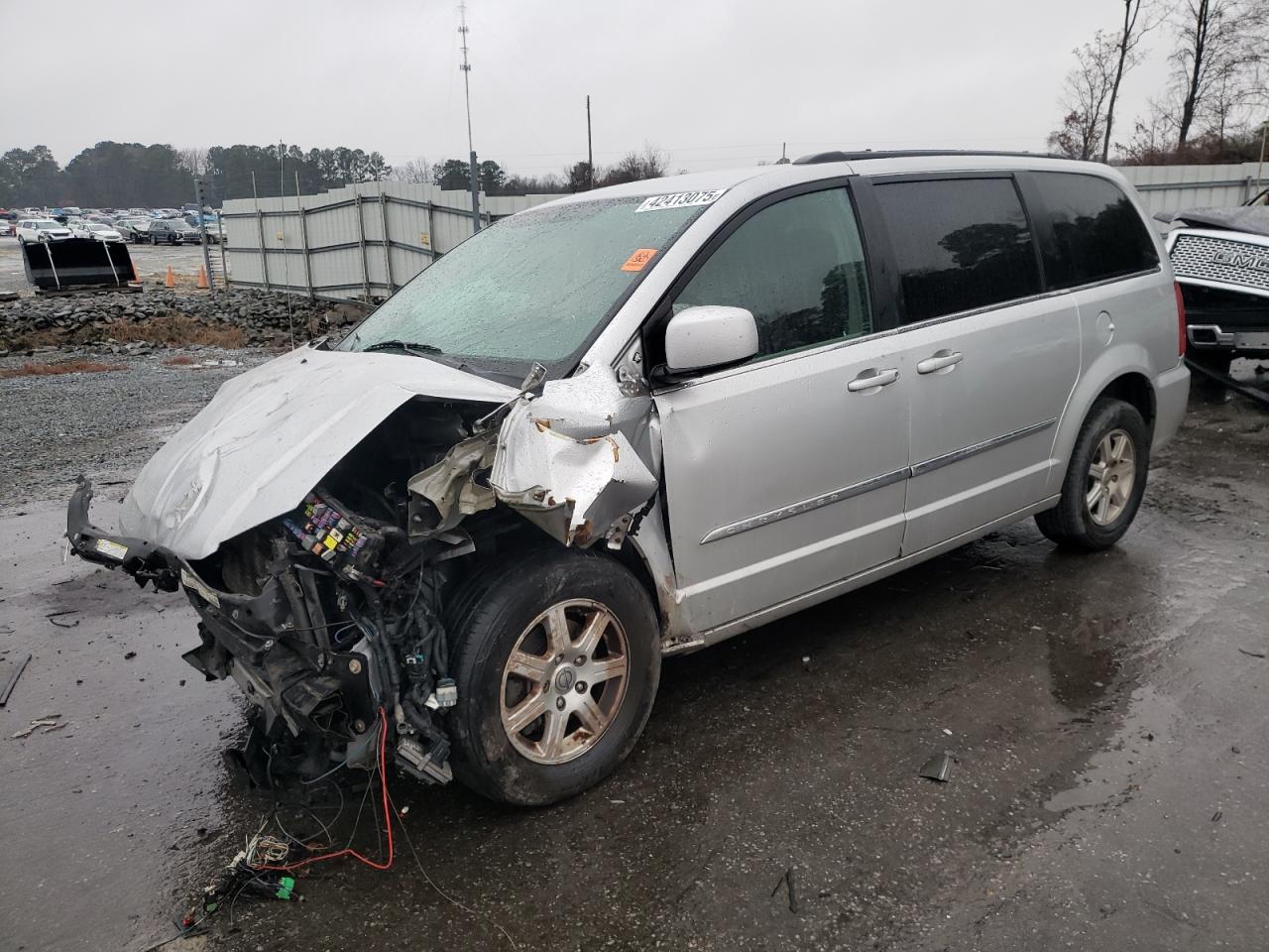 2011 Chrysler Town & Country Touring na sprzedaż w Dunn, NC - All Over