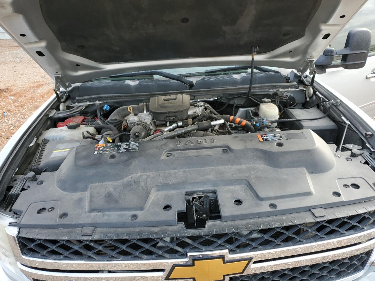 2014 Chevrolet Silverado - Image 11