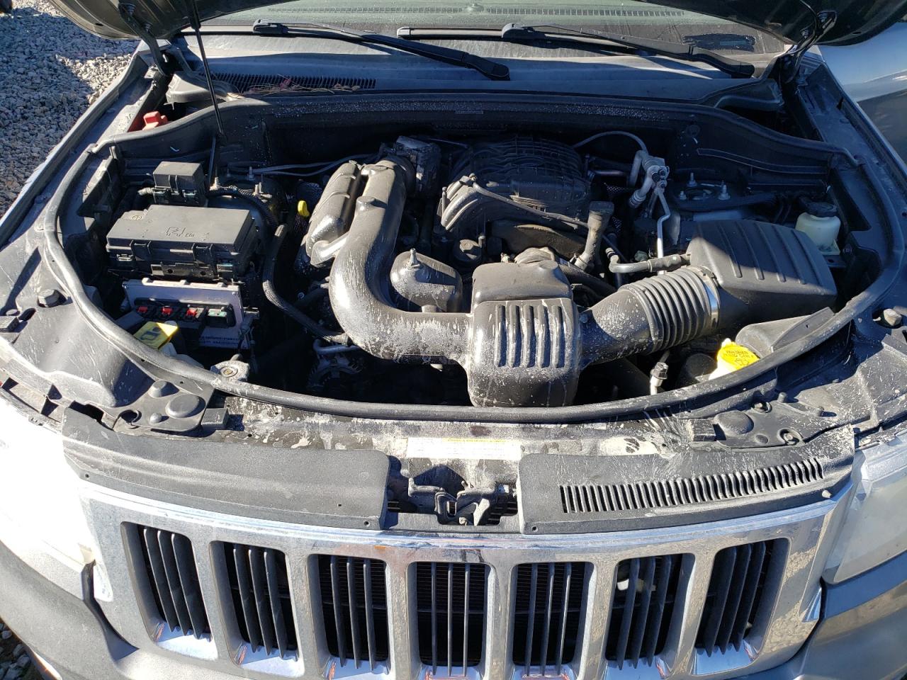 2011 Jeep Grand Cherokee - Image 14