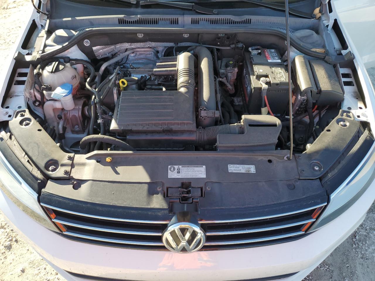2016 Volkswagen Jetta - Image 11