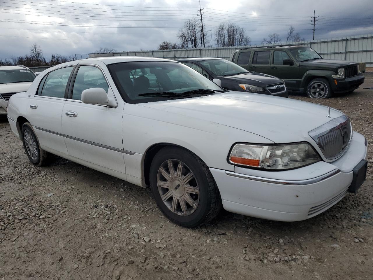 2009 Lincoln Town Car - Image 4