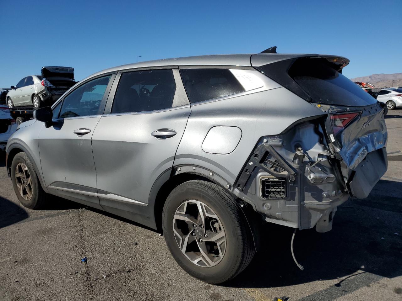2023 Kia Sportage - Image 2