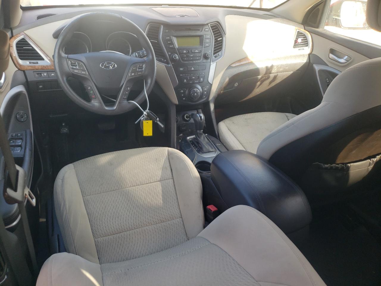 2015 Hyundai Santa Fe - Image 8