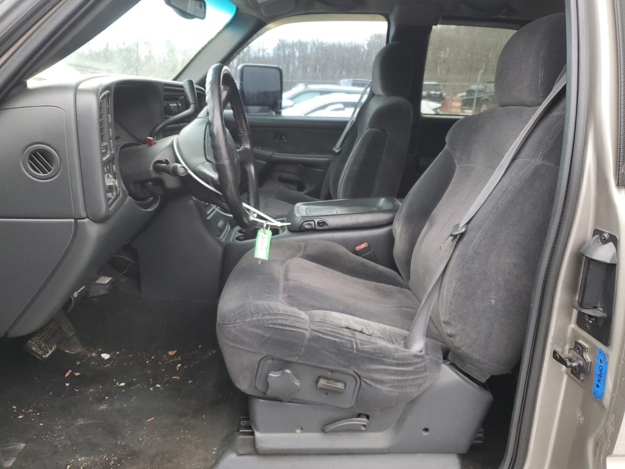 2001 Chevrolet Silverado - Image 7