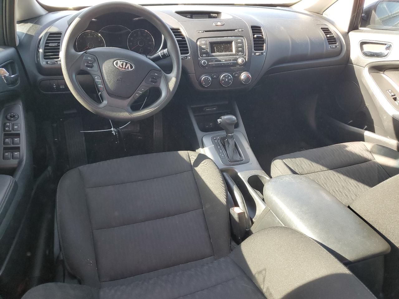 VIN KNAFK4A63G5469205 2016 KIA FORTE no.8